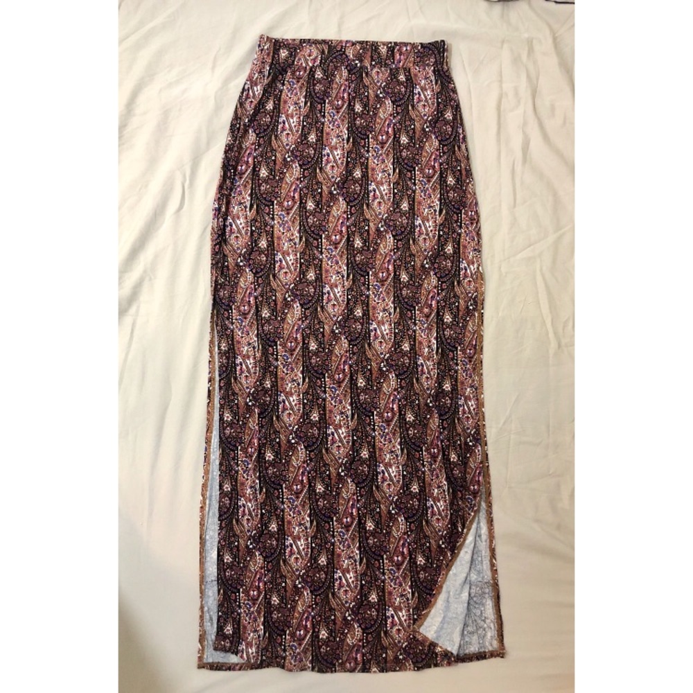 Beautiful Earth Tone Paisley Print Maxi Skirt